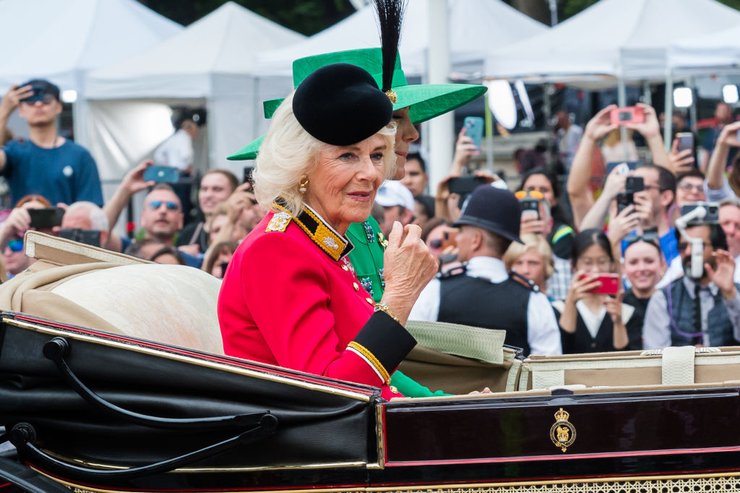 королева Камилла