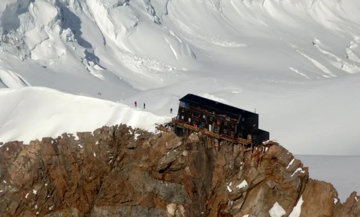 Готель на горі, Margherita Hut, гора Пунта Гніфетті, вершина гори, хатина на вершині гори