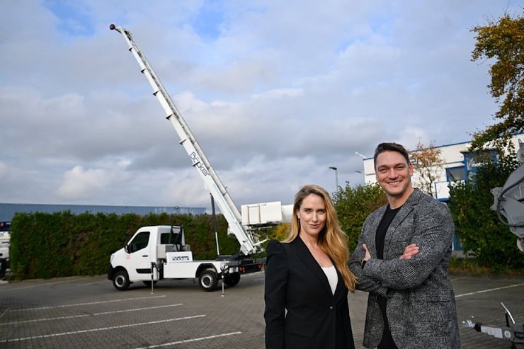 пограбування лувру компанія підйомник