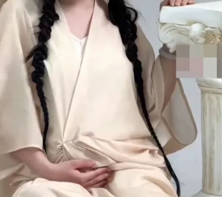 Фальшиві животи, накладні животи, несправжня вагітність, цікаві фотосесії, приколи, курйози, дивні тренди