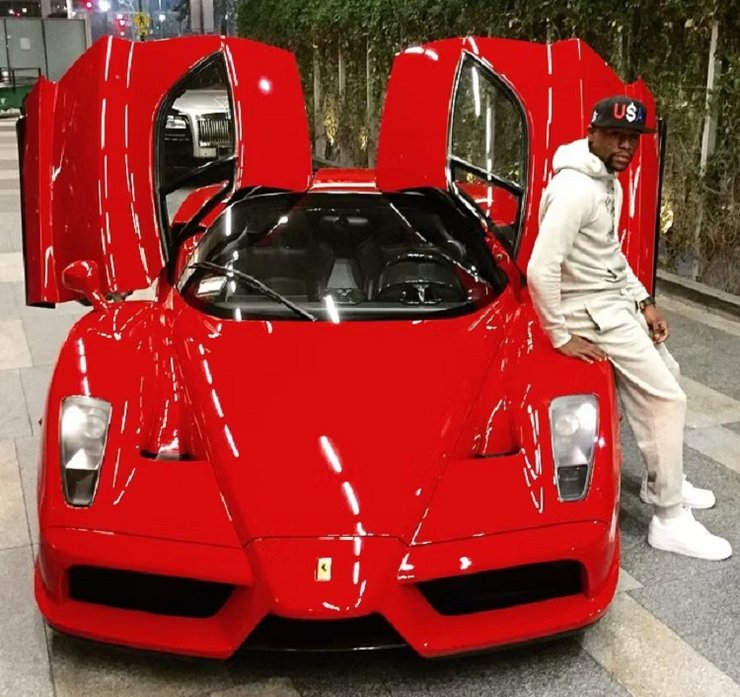 суперкари феррарі, суперкари Ferrari, 50 Cent, Джастін Бібер, Кім Кардаш'ян, Флойд Мейвезер