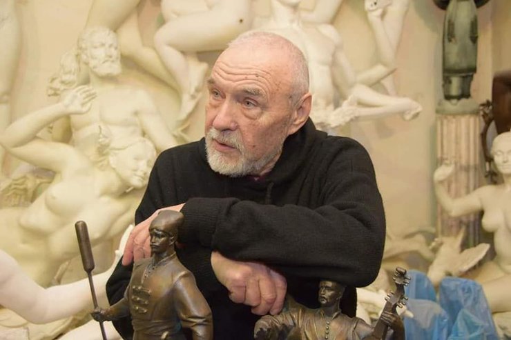 Анатолій Кущ – художник, скульптор, заслужений художник України з 1979 року, народний художник України з 1996 року