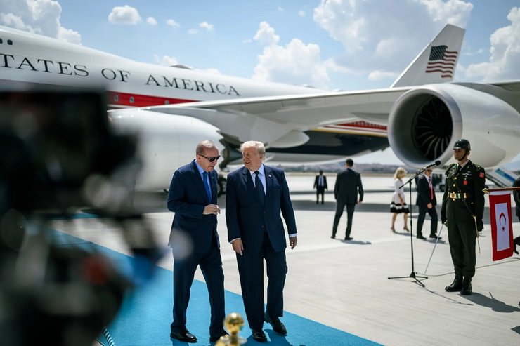 дональд трамп эрдоган саммит нато самолет борт номер один дональд трамп эрдоган саммит нато самолет борт номер один