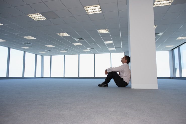 Людина, яка збирається визнати себе банкрутом, має подати відповідну заяву до суду, який призначить арбітражного керуючого