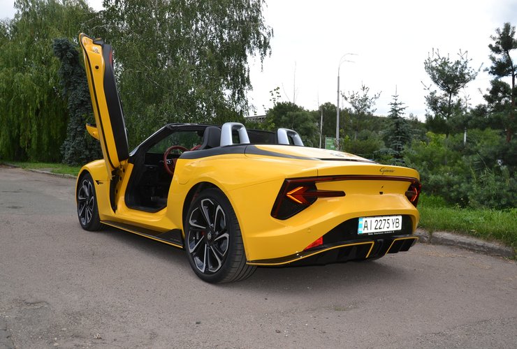 спорткар MG Cyberster