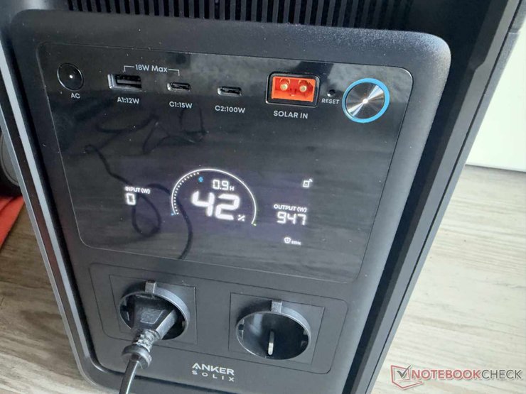 Дисплей Anker Solix S2000