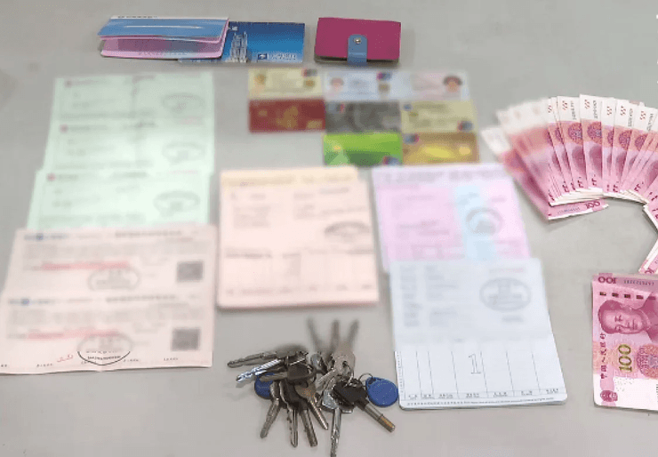 Пенсіонерка, забула сумку в автобусі, сумка з грошима, цінні папери, цінні речі, пенсіонерка розплакалася, автобус,