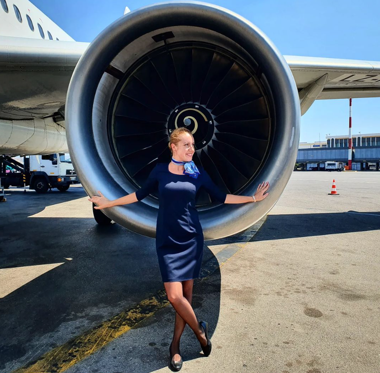 Робота стюардеси, цікаві питання, інтерв'ю, зарплата, секс пасажирів на борту, вимоги до зовнішності, авіація, туризм