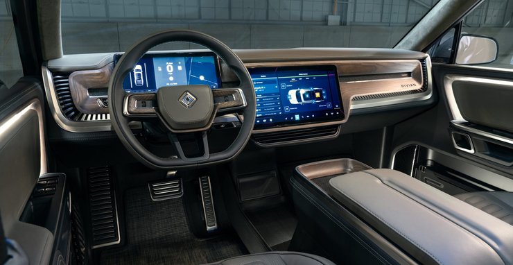 электрический пикап Rivian R1T, интерьер. салон, цифровая передняя панель
