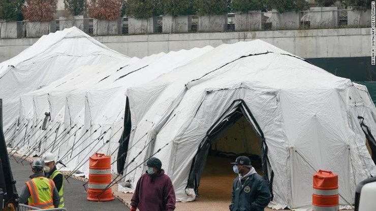 Палатки для мобильного морга в Нью-Йорке