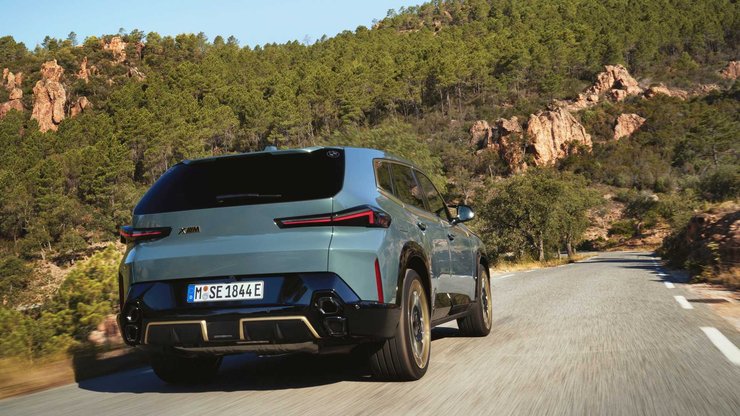 BMW XM 2023, BMW XM, новый BMW XM, кроссовер BMW XM, кроссовер BMW, самый дорогой кроссовер BMW, гибрид BMW