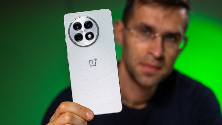 OnePlus 13R найкращі смартфони 2025 року