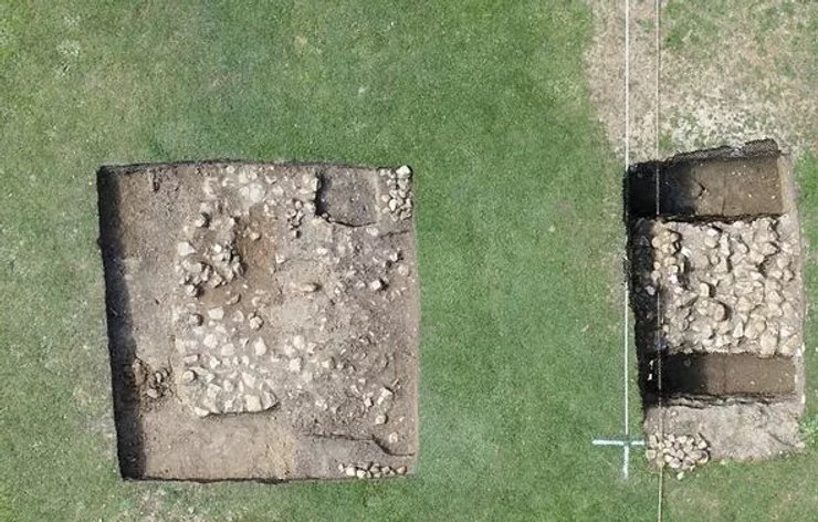 руїни, палац, поле, фото