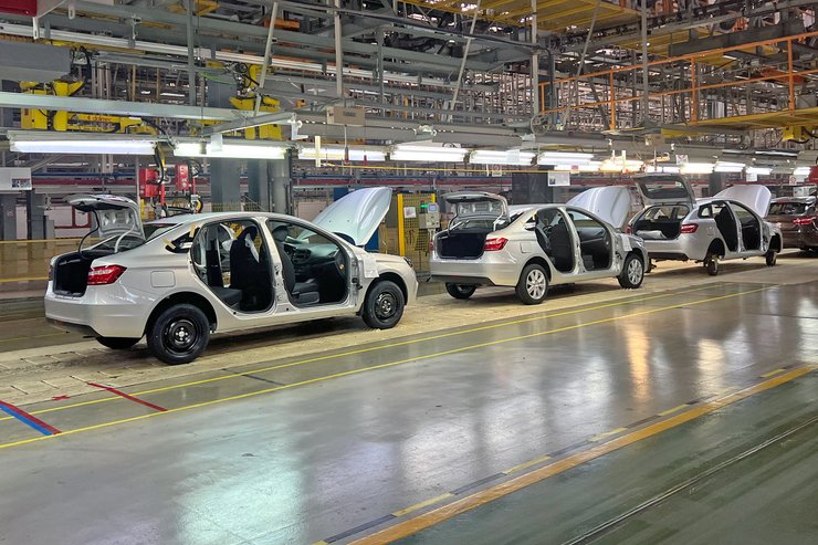 завод ВАЗ, Lada Vesta, Lada Niva, автопроизводство в россии, санкции против россии