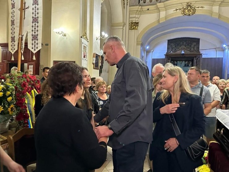 похорон андрія парубія