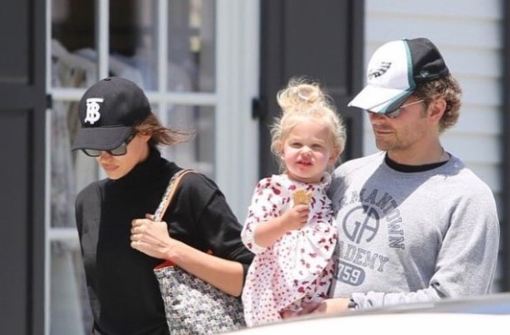 Ирина Шейк и Брэдли Купер с дочерью