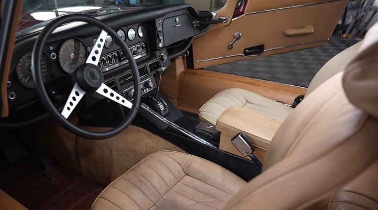 салон Jaguar E-Type 1972 года