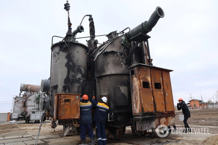 Фото: OBOZREVATEL Разрушенная подстанция