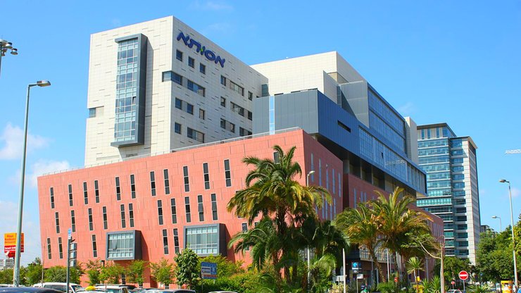 скандал в ассуте