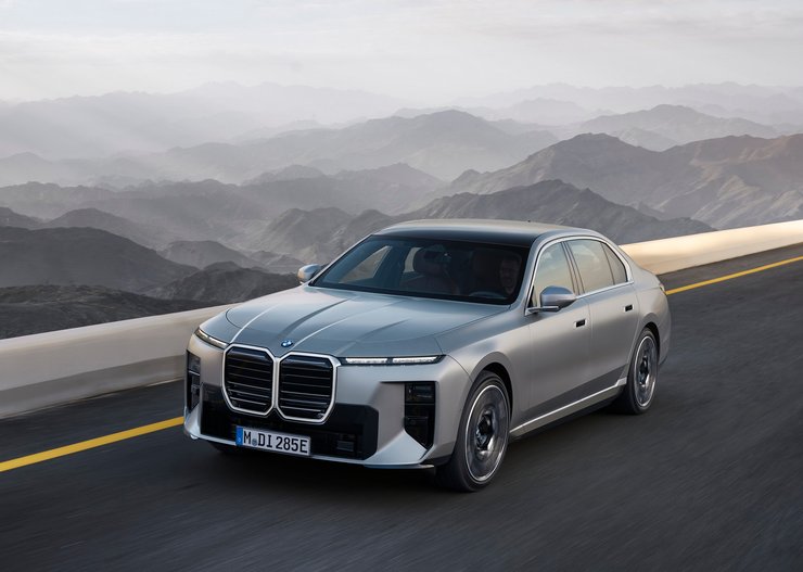 новий BMW i7