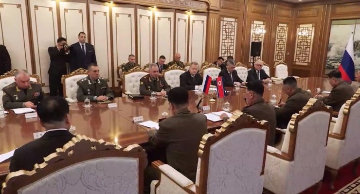 Шойгу зустрівся з міністром оборони Північної Кореї
