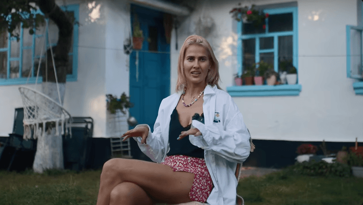 Анжелика переехала из Киева в деревню