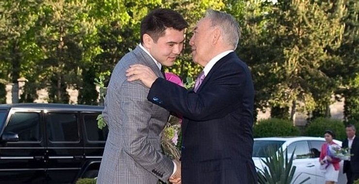 айсултан назарбаев, нурсултан назарбаев