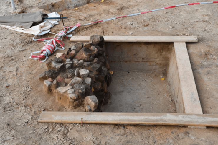 Находка бронзового века, Зал заседаний короля Хинца, Археологические раскопки, Древняя строительная конструкция, Королевская могила Седдин, Скандинавский бронзовый век, Древняя архитектура, Культурные памятники, Скандинавский бронзовый век