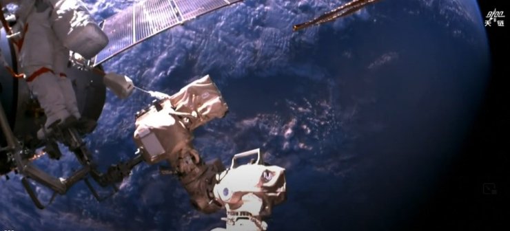 Китай Тяньгун астронавти