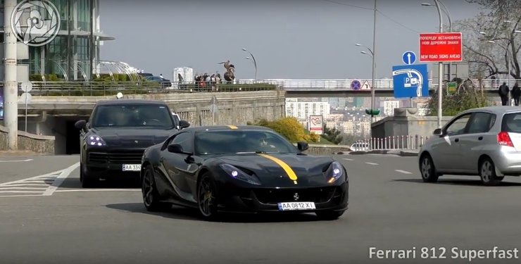 Бугатті Вейрон у Києві, суперкари України, Bugatti Veyron, Ferrari SF90 Stradale, Jaguar XJ220, Porsche carrera GT