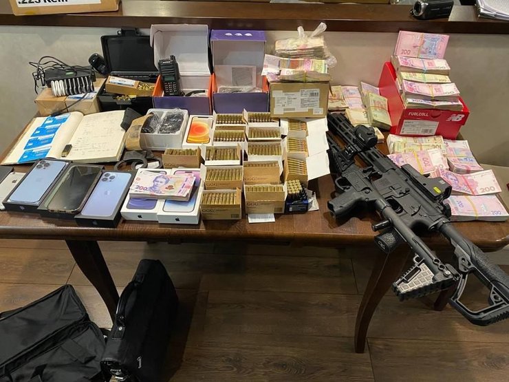 кривий ріг, наркокартель, двадцятовські, автомат, зброя