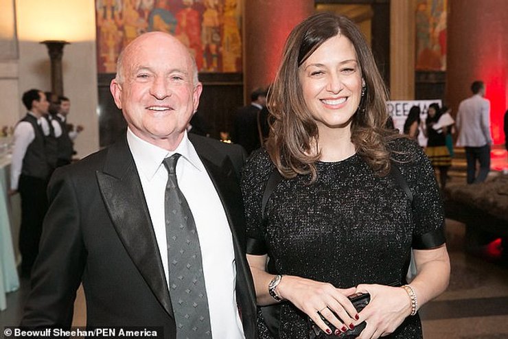 Ричард Робинсон, Иола Луккезе, издательство