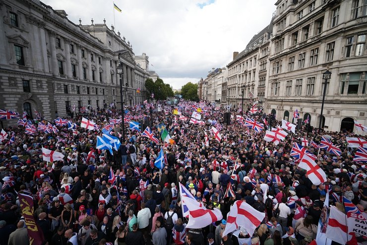 многолетняя манифестация против миграции