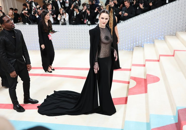 Рэйчел Броснахэн, мет гала 2023, Met Gala 2023, Met Gala, голое платье, красная дорожка мет гала