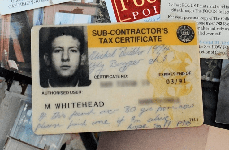 Подружжя знайшло капсулу часу, капсула часу знайшла творця, повідомлення з минулого, записка, ремонт будинку, послання,