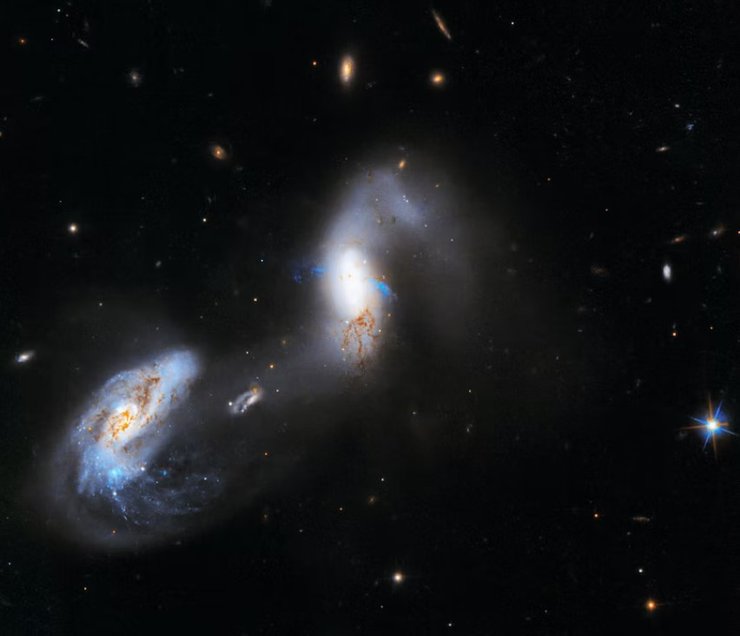 галактики, злиття галактик, зіткнення галактик