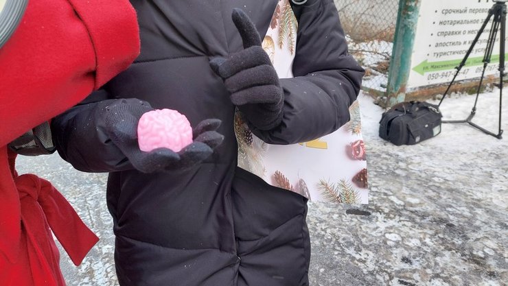 мозг, искусственный мозг, акция путин, подарки путину, акция в Харькове