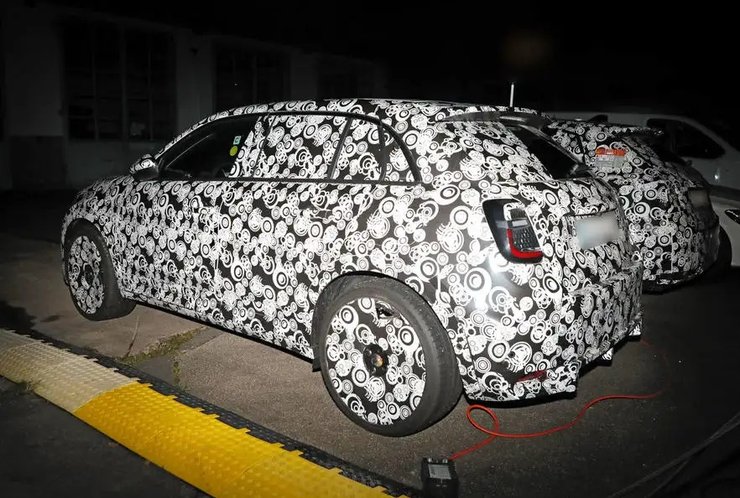 Abarth 600e, Fiat 600, кроссовер Fiat, электромобиль Fiat, Fiat Abarth 600, новый Fiat 600