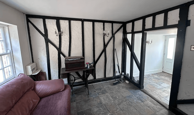 Комната в старинном доме 16 века, где бывшая владелица заявляла о странных и пугающих событиях