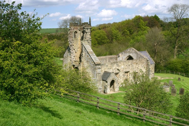 Остатки церкви Святого Мартина в Уоррен Перси