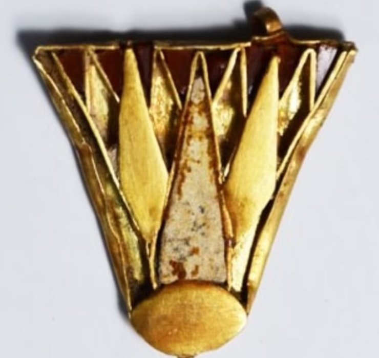 Кулон, золото, лотос, гробница, Кипр