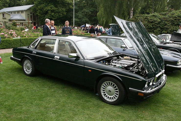 Jaguar Daimler Double Six