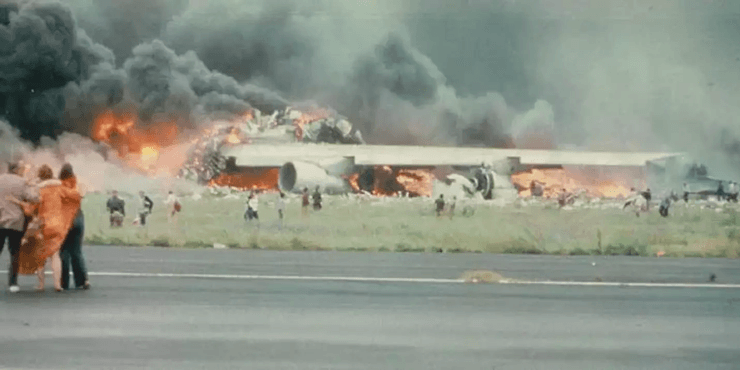 Авиакатастрофа на Тенерифе, столкновение самолетов, крупнейшая авиакатастрофа, выжившие в авиакатастрофе, самолет, взрыв