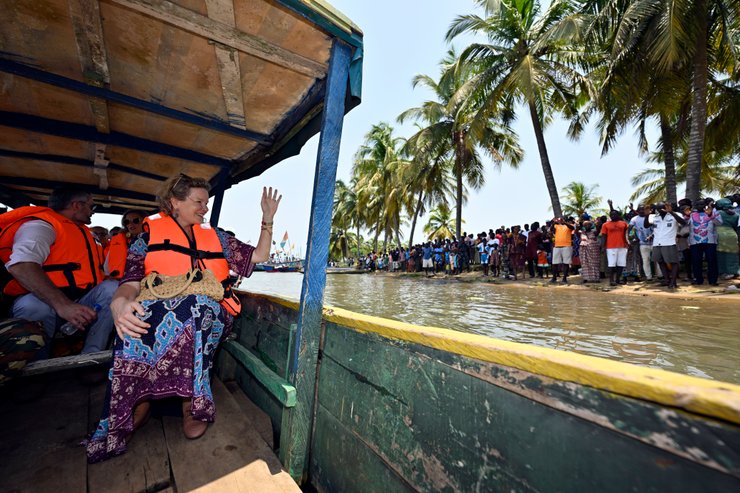 королева Бельгії Матильда, Кот-д'Івуар, човен