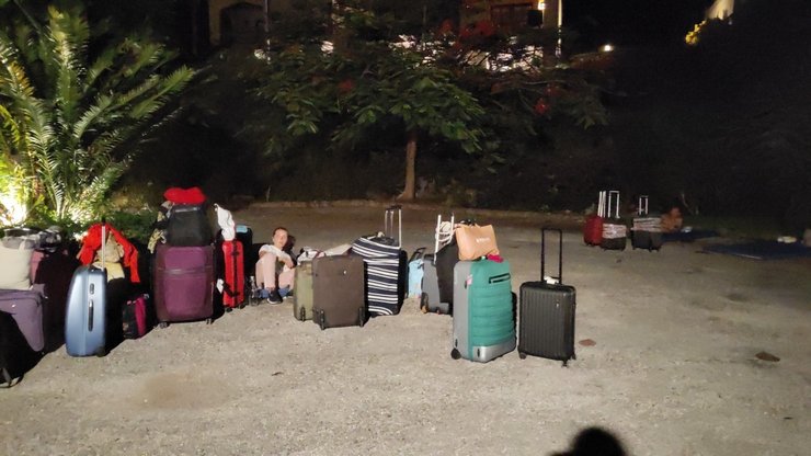 Олег Ніколенко, Туристи, Літак, Рейс, Занзібар