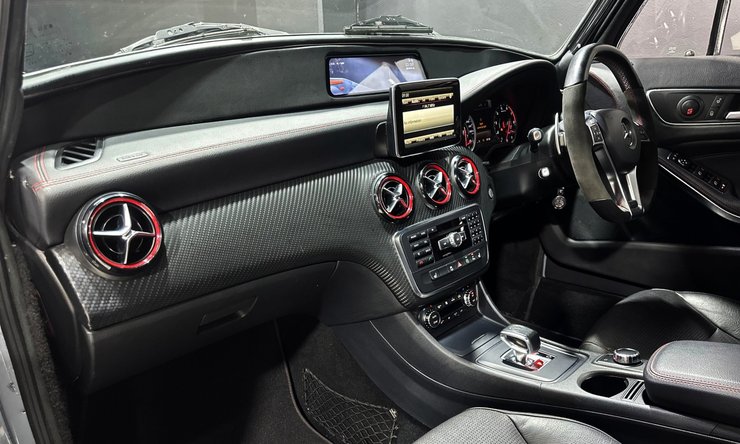 Салон Mercedes-AMG A45