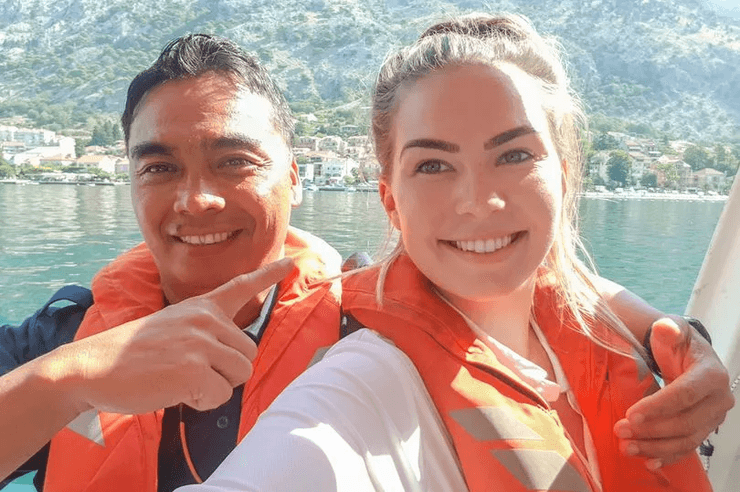 Работница круизного лайнера, работа, круиз, путешествие, вечеринка, дикие вечеринки, секретный код, персонал корабля,