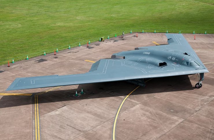 Бомбардировщик B-2 Spirit, бомбардировщик B-2 Spirit, стелс-бомбардировщик, B-2 Spirit, уникальный самолет, легендарный самолет