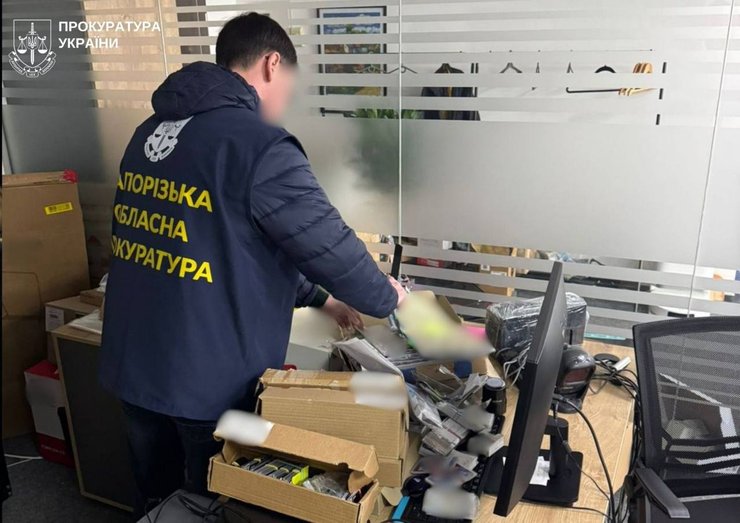 Тіньовий ринок пального — сімом особам оголосили підозру