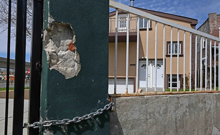 В роскошном доме за 1 миллион долларов поселились бездомные, недвижимость, жилье, аренда, курьезы, США, фото